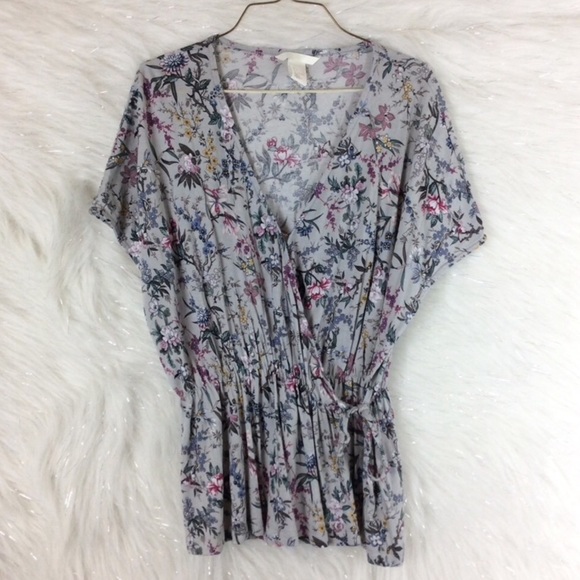 H&M Tops - H&M | floral wrap top